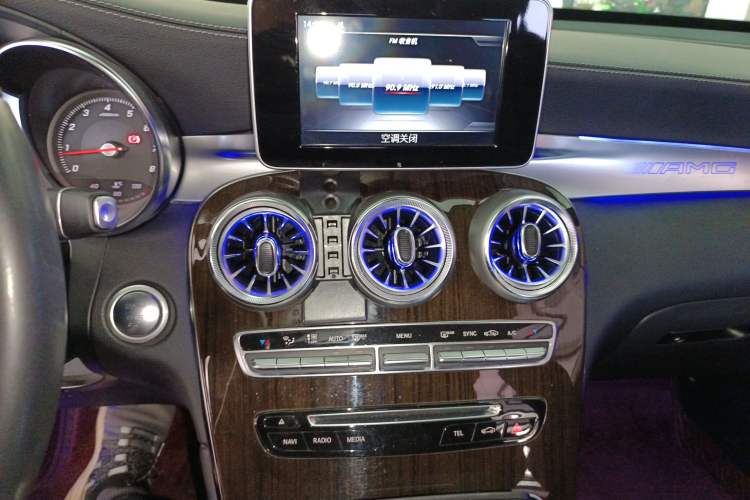 Used Mercedes-Benz GLC 2019 Facelift GLC 260 L 4MATIC Luxury Model
