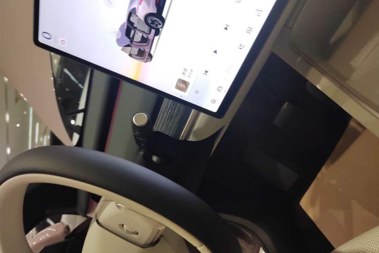 Used ONVO L60 2024 60 kWh All-Wheel Drive
