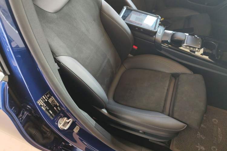 Used Mercedes-Benz A-Class 2021 A 200 L Sport Sedan Fashion Model
