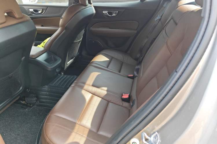 Used Volvo S60 2021 T4 Zhiyuan Luxury Edition
