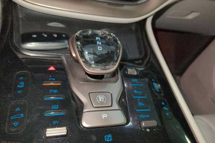 Used Denza D9 2024 DM-i 980 Four-Wheel Drive Flagship Model