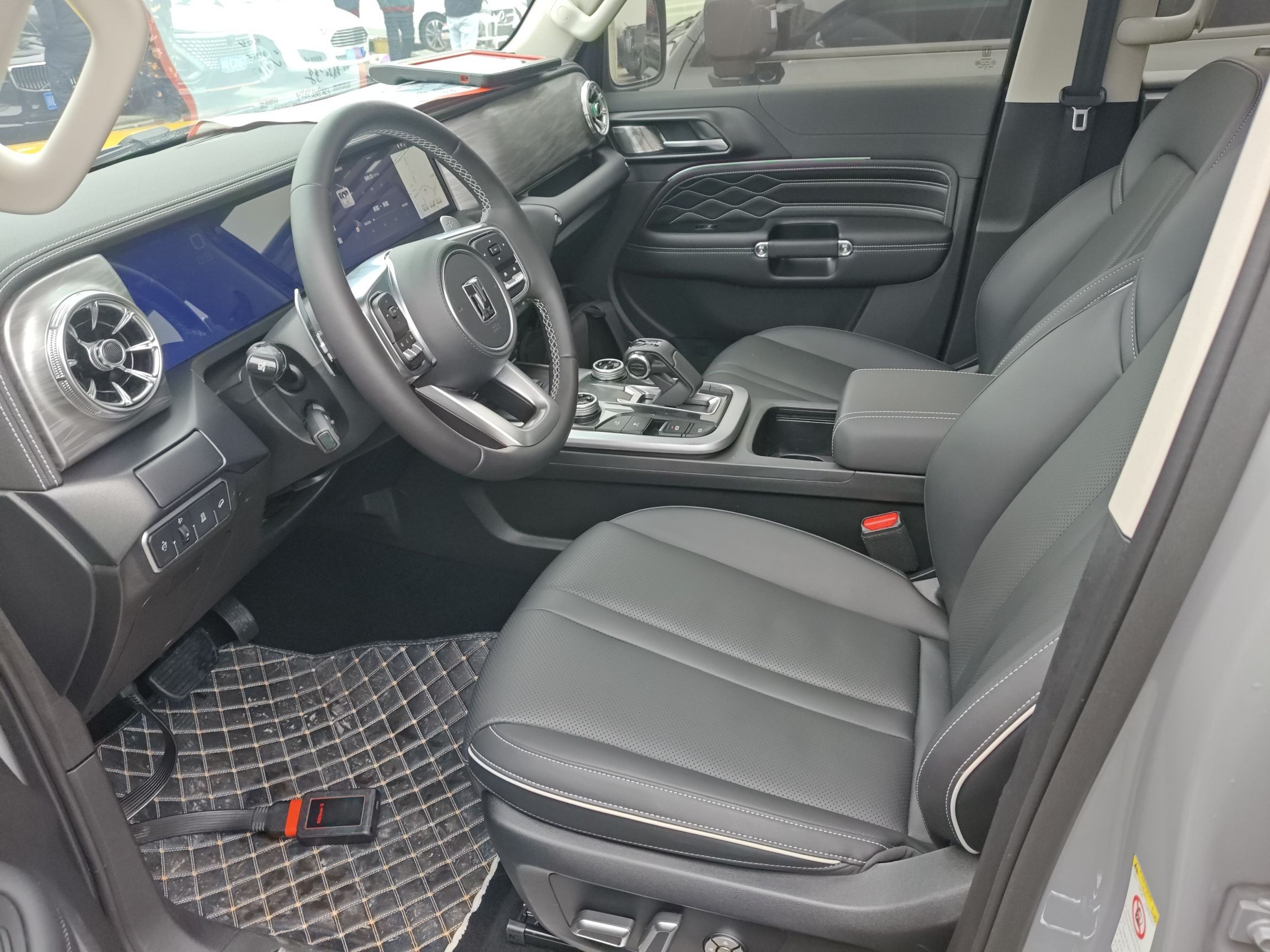 Переднее сиденье в автомобиле