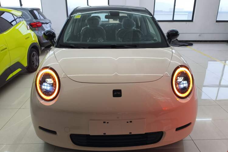 Used  3 2025 330km Freedom Edition