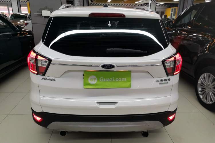Used Ford Kuga 2018 EcoBoost 180 Two-Wheel-Drive Platinum Edition
