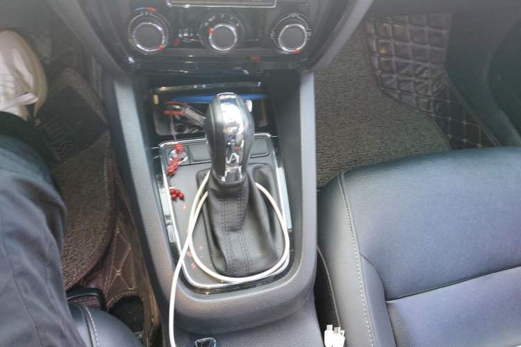 Used Volkswagen Sagitar 2017 230TSI Automatic Comfort Version
