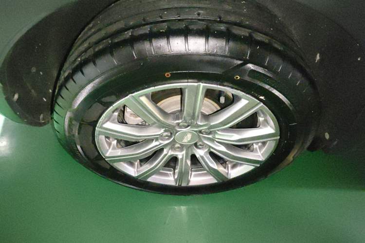 Used Cadillac XT4 2018 28T Two-Wheel Drive Leading Version
