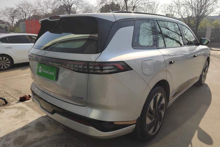 Used  eπ008 2024 210Max Range-Extended Version 6 Seats
