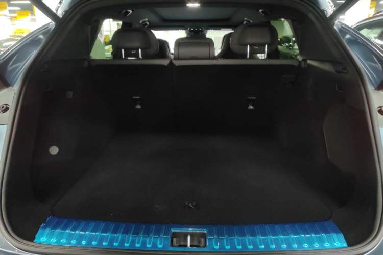 Used Lynk & Co 08 EM-P 2025 220 km All-Wheel-Drive Performance Halo