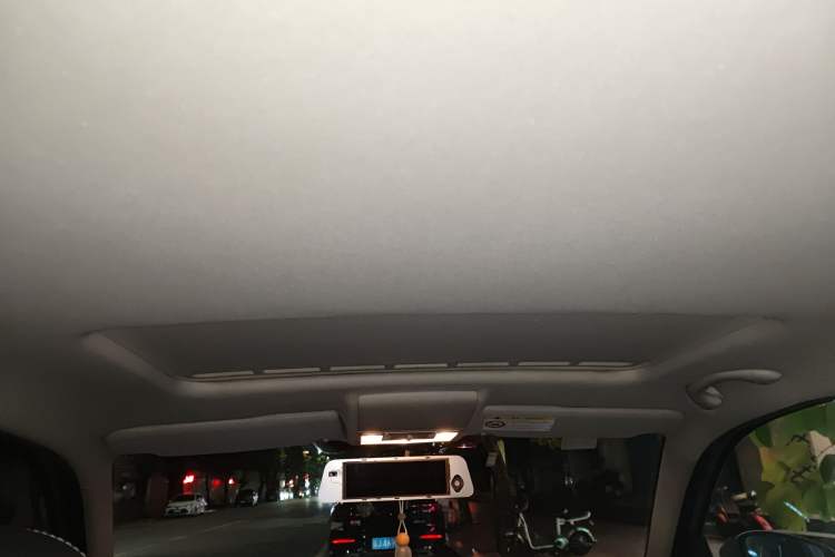 Used Volkswagen Lavida 2015 1.6L Automatic Comfort Edition
