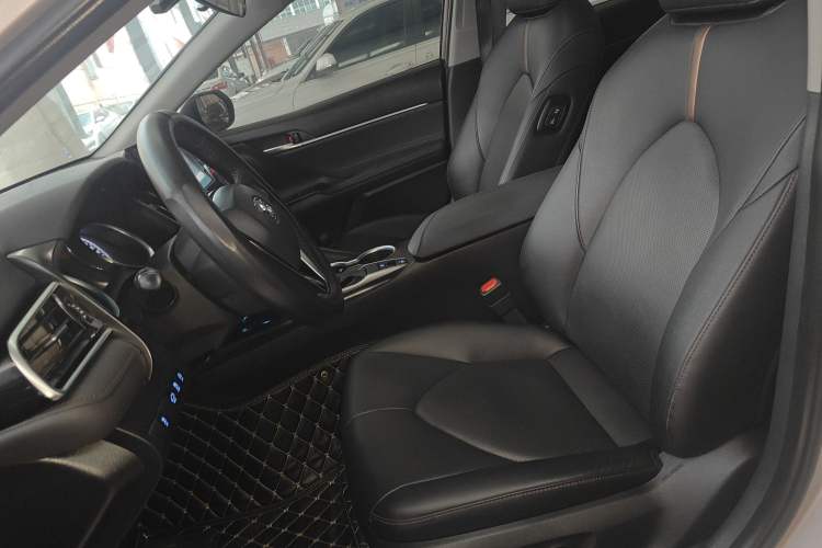 Used Toyota Camry 2022 2.0GVP Premier Edition
