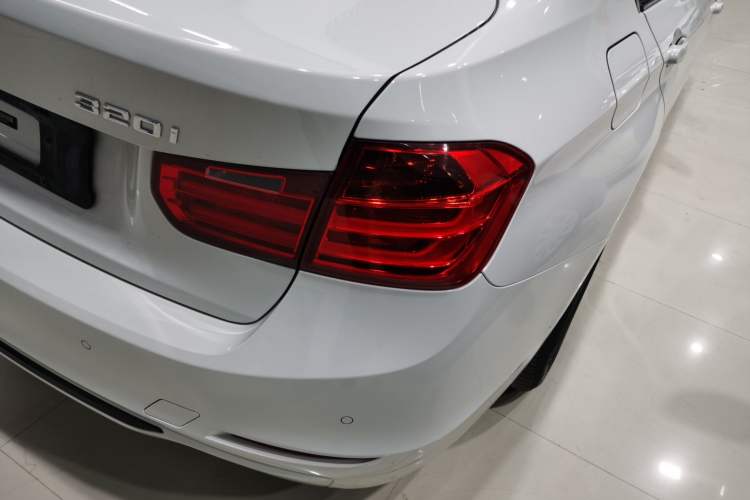 Used BMW 3 Series 2014 320i Sport Design Package
