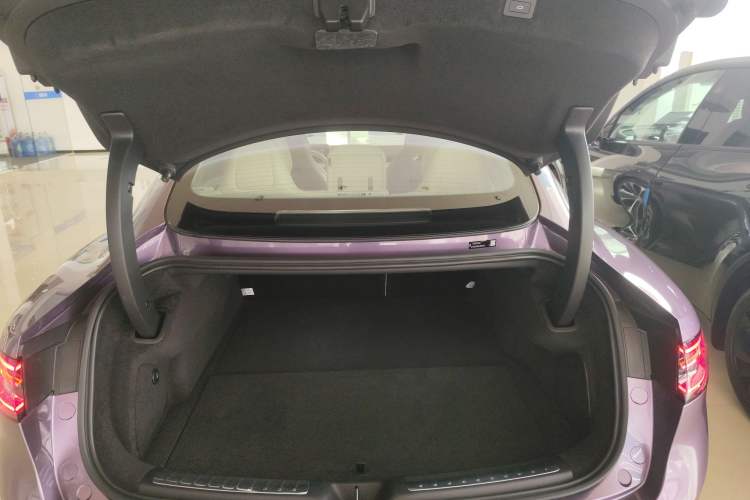 Used Hima Luxeed S7 2025 785 km Ultra