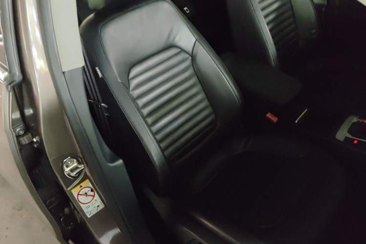 Used Volkswagen Magotan 2015 1.8TSI Advanced Model
