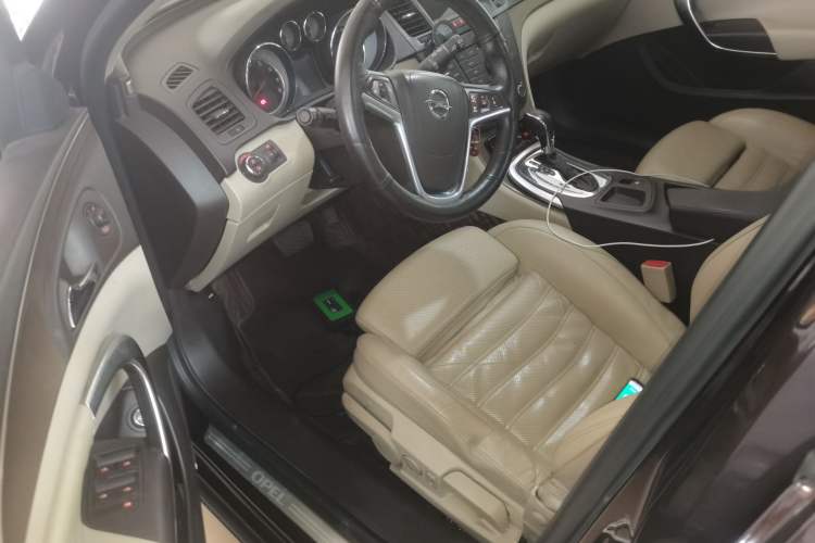 Used Opel Insignia 2013 2.0T Two-Wheel-Drive Luxury Version
