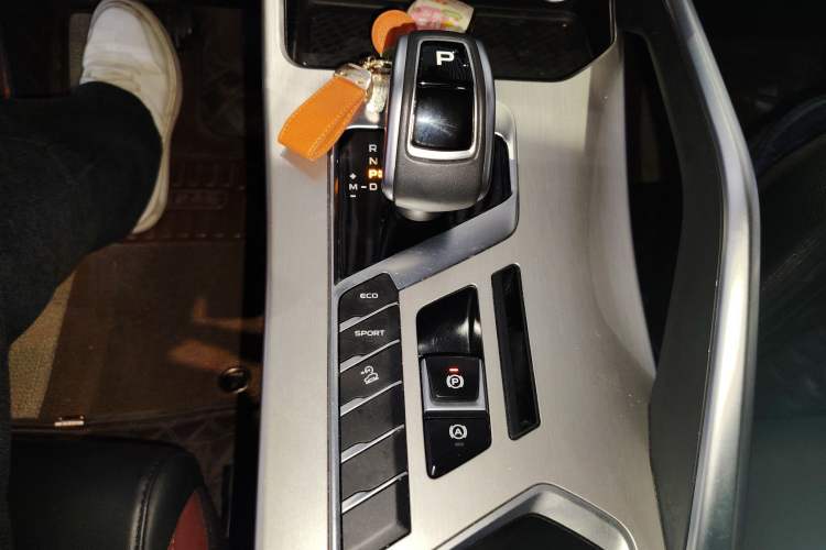 Used Geely Auto Coolray 2020 Facelift 240T DCT Hunter
