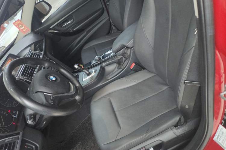 Used BMW 3 Series 2016 320Li Ambition Model
