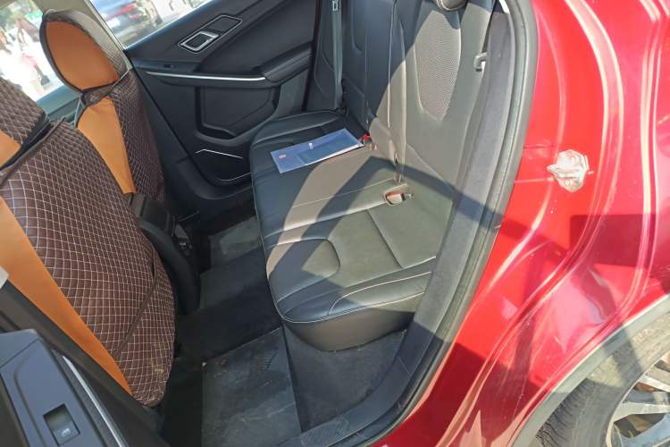 Used JMC Yusheng S330 2016 1.5L GTDi Automatic Two-Wheel Drive Fashion Edition
