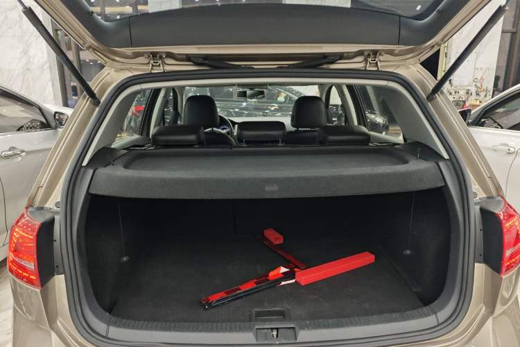 Used Volkswagen Golf 2016 230TSI Automatic Luxury Version
