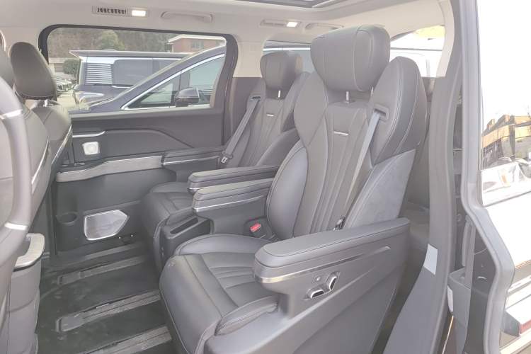 Used Hongqi HQ9 PHEV 2024 2.0T Four-Wheel Drive Business Edition
