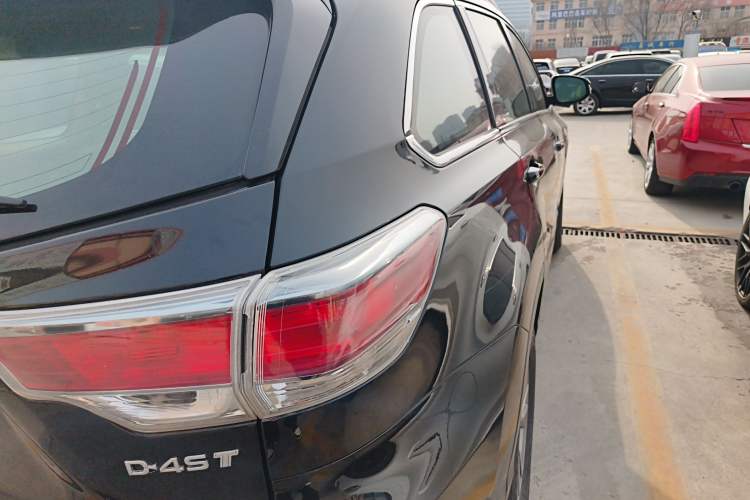 Used Toyota Highlander 2015 2.0T Two-Wheel Drive Elite Edition 7 Seats