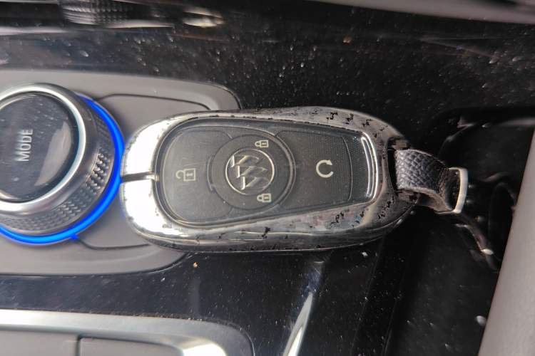 Used Buick Velite 6 2023 430km Range Commuter Version
