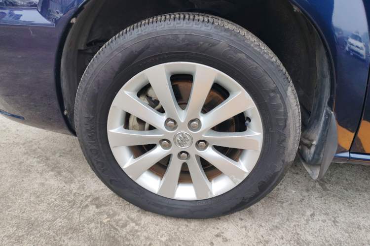 Used Buick GL8 2014 2.4L Executive Edition
