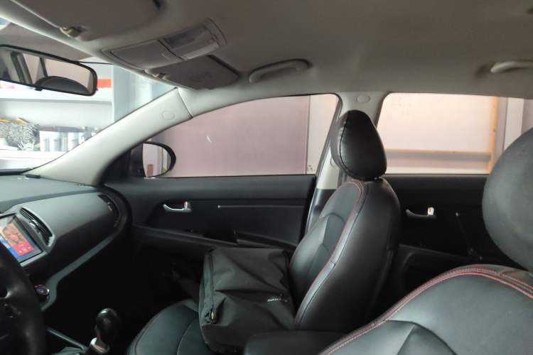 Used Kia Sportage R 2015 2.0L Manual Two-Wheel Drive GL Model