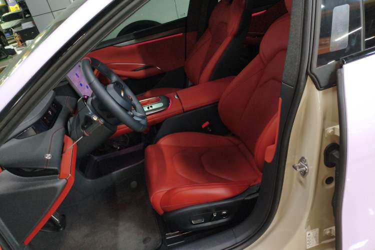 Used  SU7 2024 Rear-Drive Long-Range Intelligent Driving Version
