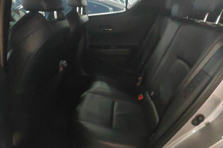 Used Toyota IZOA 2020 2.0L Yichi Version