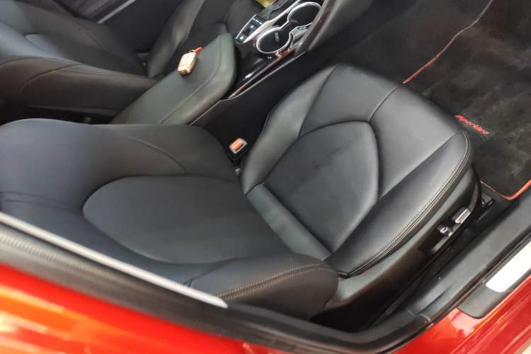 Used Toyota Camry 2019 2.0S FENGSHANG Version China VI Standard
