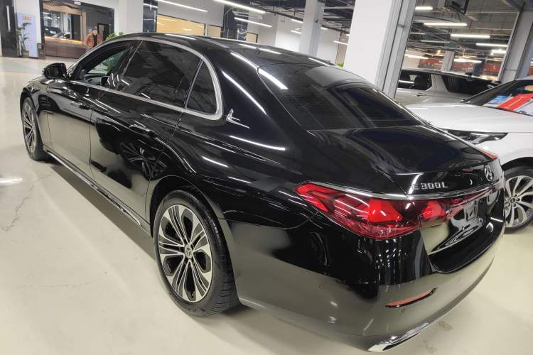 Used Mercedes-Benz E-Class 2025 Facelift E 300 L Luxury Edition