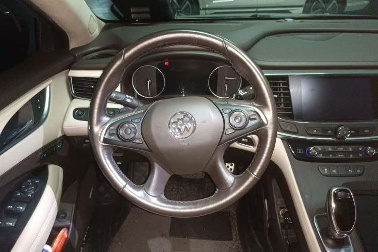 Used Buick LaCrosse 2016 30H Luxury Version
