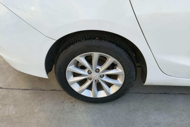 Used Chevrolet Cruze 2017 1.5L Automatic Pioneer Sunroof Edition
