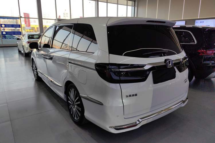 Used Honda Elysion 2022 2.0L eHEV Luxury Edition
