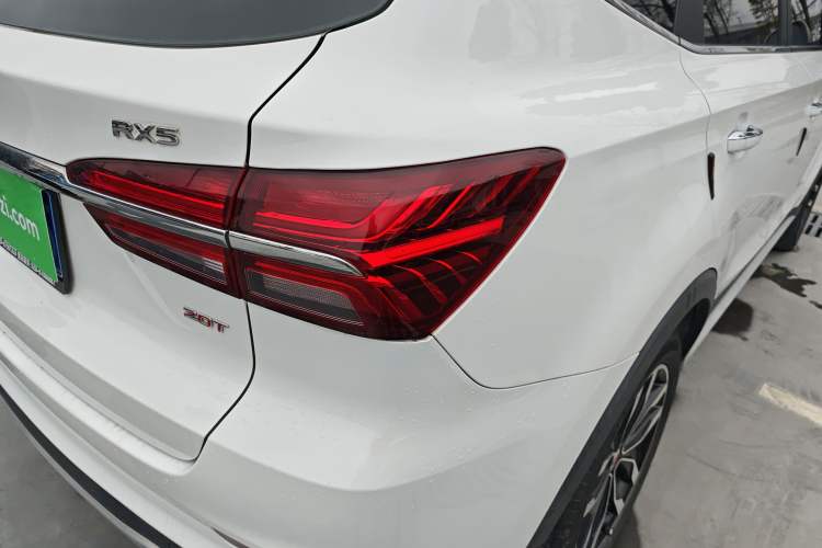 Used Roewe RX5 2018 20T Two-Wheel Drive Manual Internet Smart Edition
