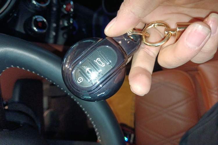 Used MINI MINI 2022 Updated 1.5T COOPER Artist Five-Door Edition
