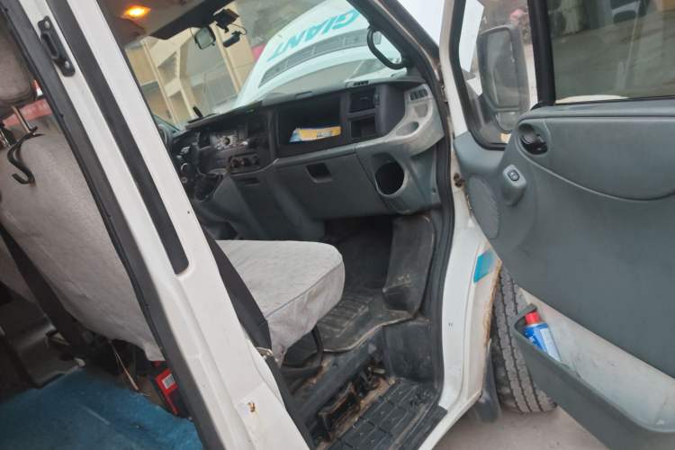 Used Ford Transit Custom 2009 2.4T Diesel Luxury Short Wheelbase Mid-Roof Emission Standard III