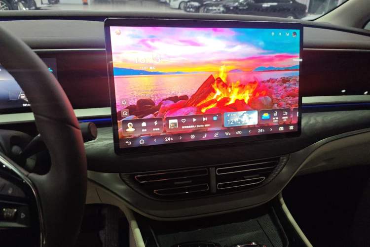 Used Denza D9 2024 DM-i 980 Four-Wheel Drive Prestige Model
