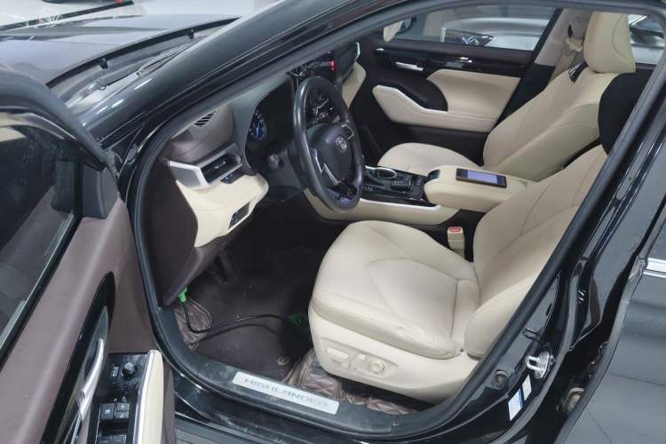 Used Toyota Highlander 2022 Dual-Engine 2.5L Four-Wheel Drive Prestige Version 7 Seats
