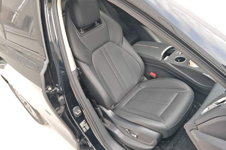 Used Hongqi HS3 PHEV 2024 PHEV 115km Jingwei Edition
