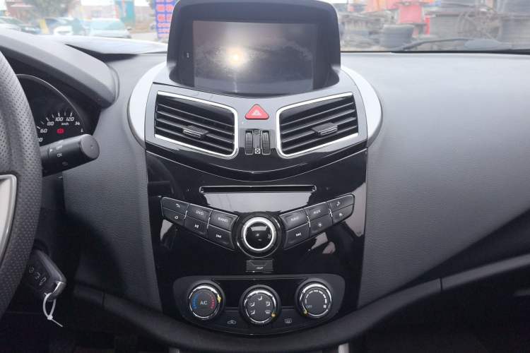 Used Haima S5 2015 1.6L Manual Luxury Model with Sunroof
