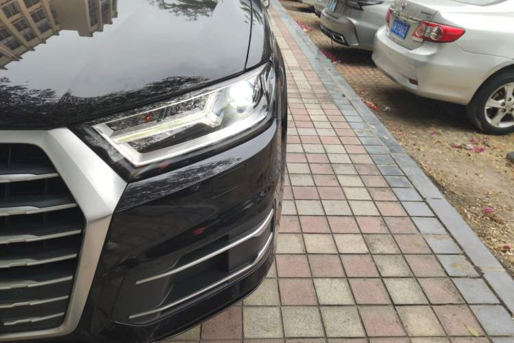 Used Audi Q7 2016 40 TFSI Comfort Model