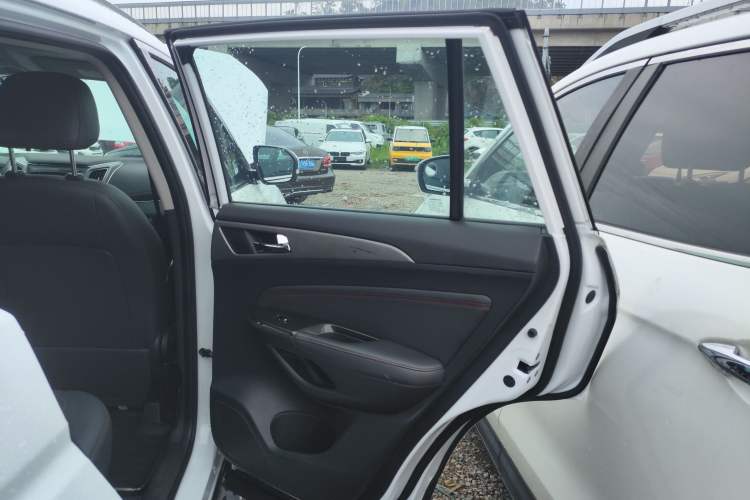 Used Changan CS75 2017 Shangkui Edition 1.5T Automatic Fengxiang Model
