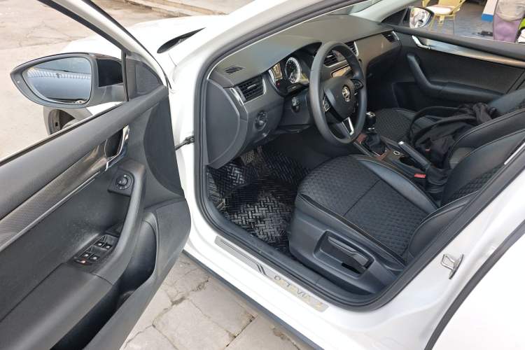 Used Skoda Octavia 2019 TSI280 DSG Luxury Edition Station Wagon China VI Standard