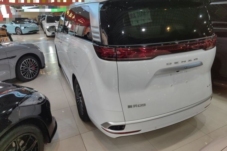 Used Denza D9 2024 EV 600 Four-Wheel-Drive Flagship Model
