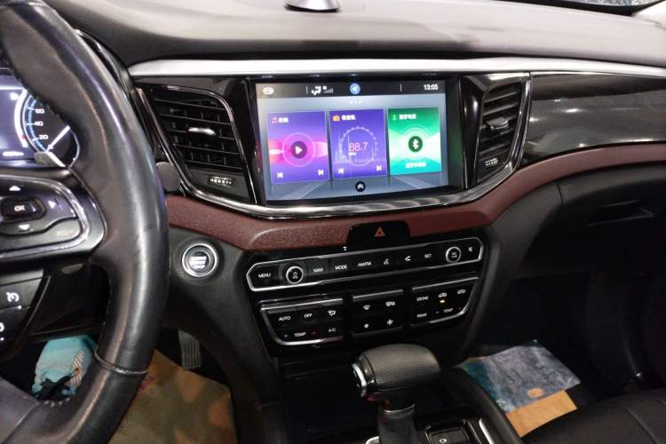 Used GAC Trumpchi GS8 2017 320T Two-Wheel Drive Luxury Smart Connectivity Version (7 Seats)
