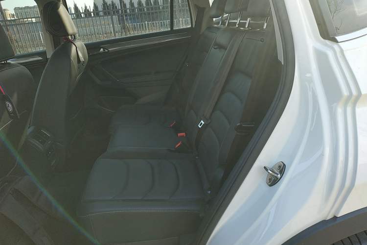 Used Volkswagen Tiguan L 2021 330TSI Automatic Two-Wheel Drive R-Line Enhanced Edition
