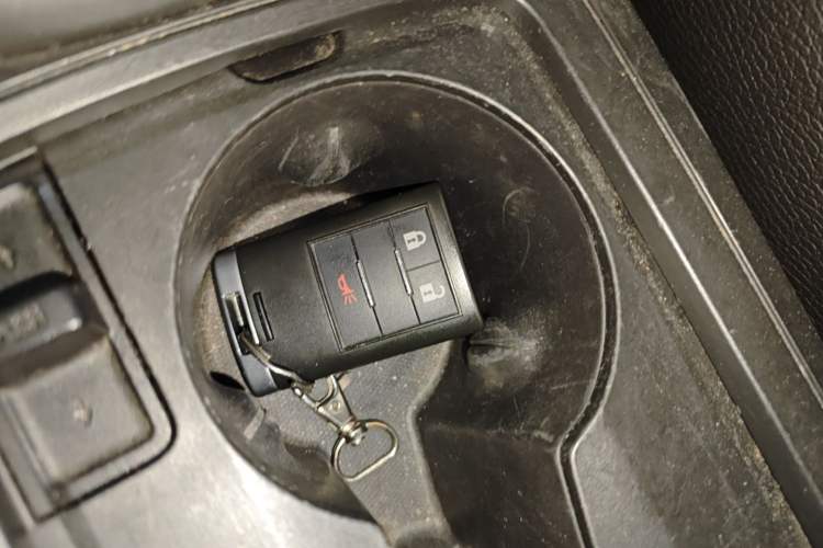 Used Chevrolet Captiva 2015 2.4L 4x4 Flagship Edition 7-Seater
