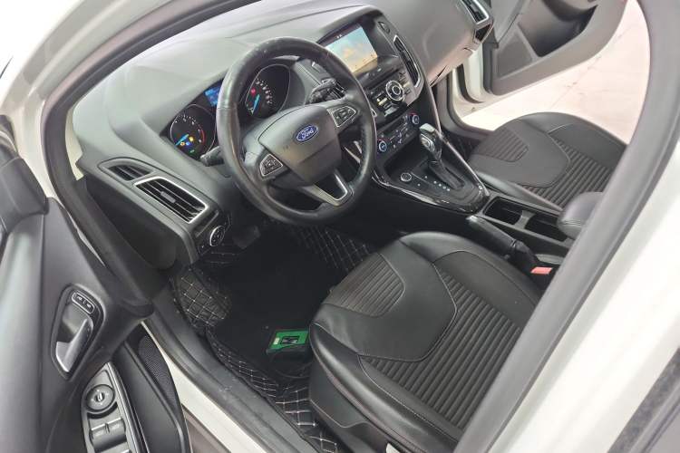 Used Ford Focus 2017 Hatchback EcoBoost 125 Automatic - Ultra-Powerful Style Edition with Smart Drive Features