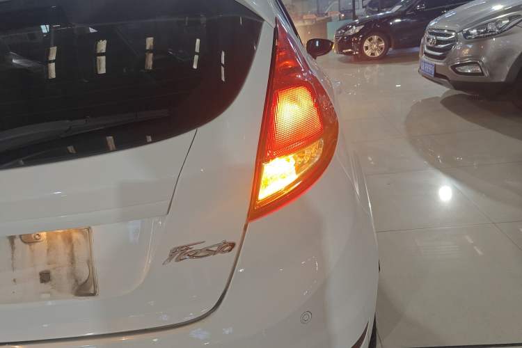 Used Ford Fiesta 2013 Hatchback 1.5L Automatic Fashion Edition